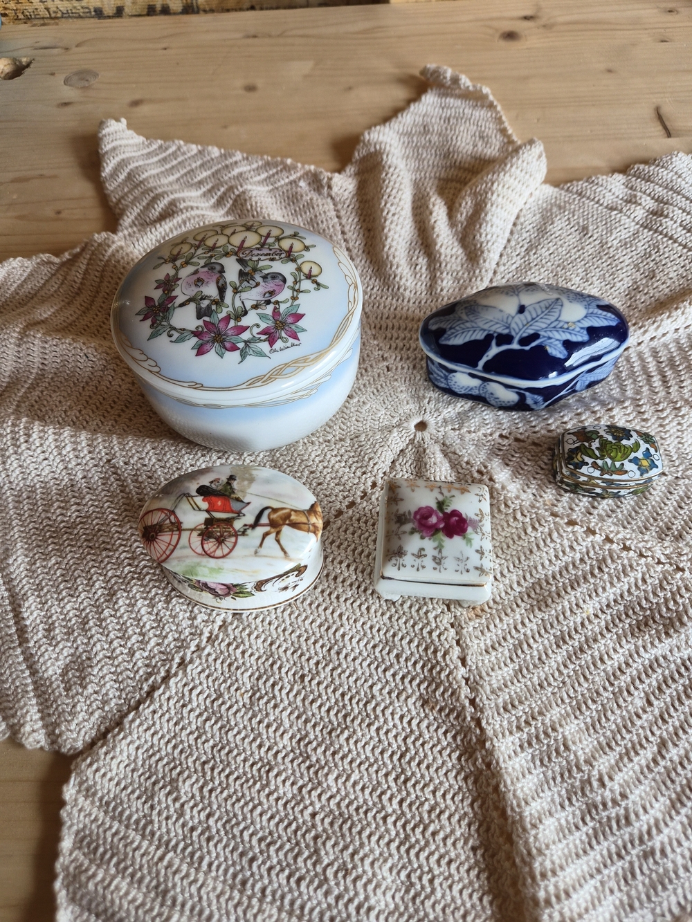 Set Of 5 Vintage Ceramic Trinket Boxes